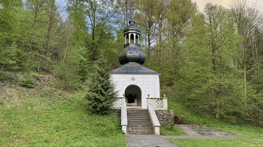 Studánka za kostelem Stará Voda